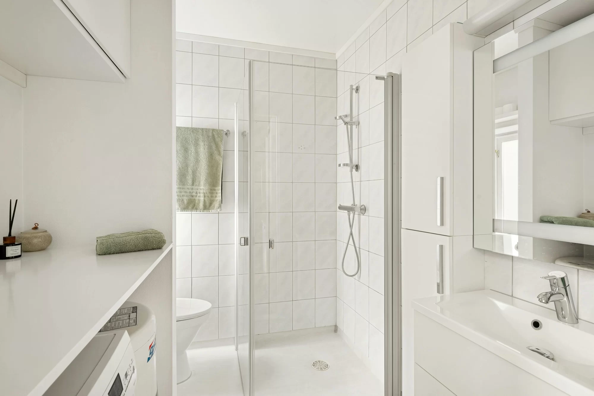 bí quyết chọn gương nhà tắm 2024